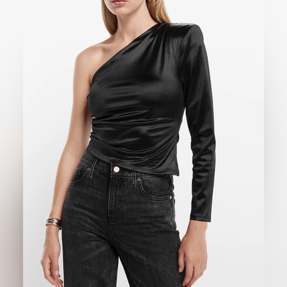 EXPRESS Satin Padded shoulder ruched top - Picture 6 of 14